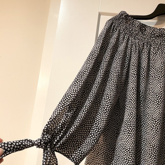 Michael Kors black/white print off the shoulder blouse, size L - Picture 3 of 3